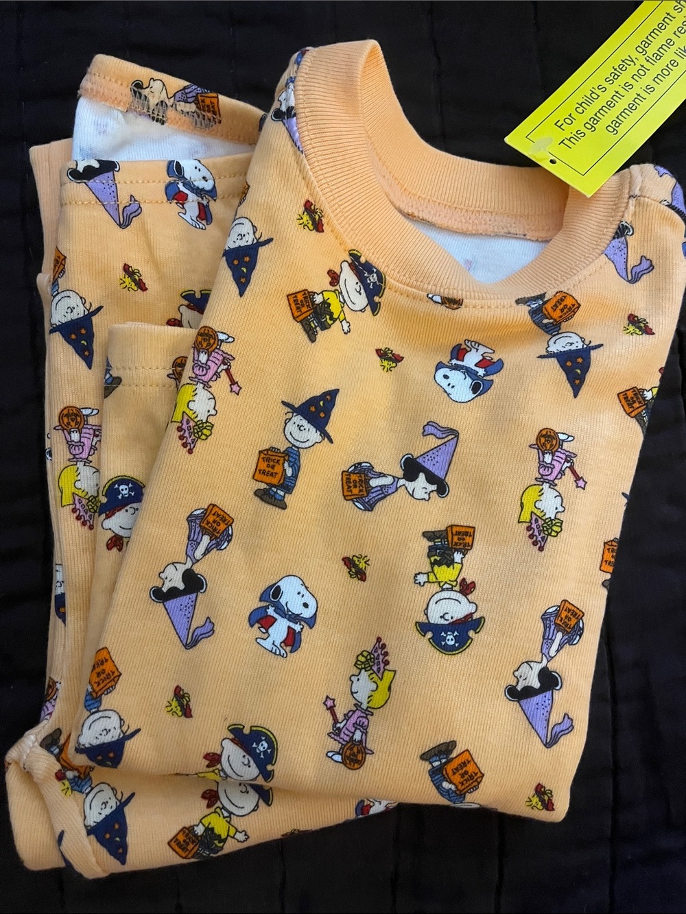 Janie and Jack Peach Peanuts Halloween Pajama Top